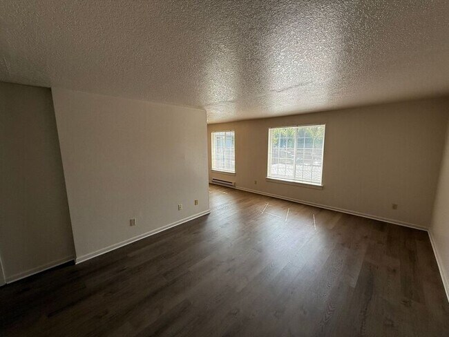 Building Photo - 1012 Boedies Dr