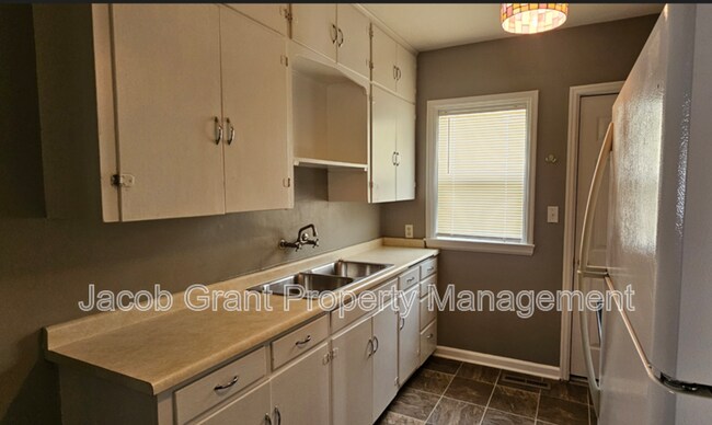 Foto del edificio - 348 Basalt St