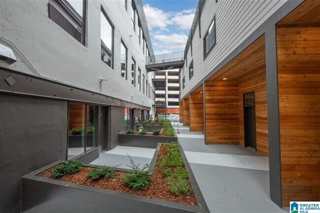 Building Photo - 1801 2nd Ave N
