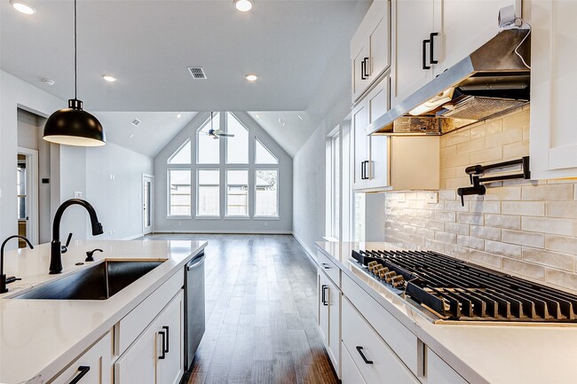 Building Photo - 1214 Timber Brk Dr