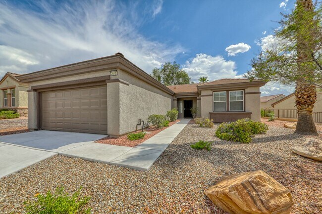 Building Photo - 2613 Rangely Ave