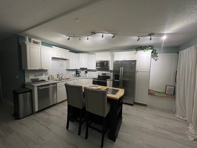 Foto del edificio - 312 Southwind Dr