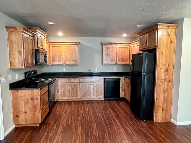 Building Photo - NEW LUXURY DUPLEX in the sought-after Deer...
