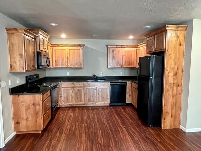 Foto del edificio - NEW LUXURY DUPLEX in the sought-after Deer...
