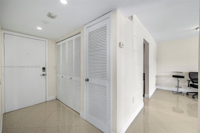 Building Photo - 10401 SW 108th Ave