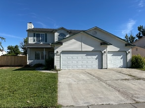 Building Photo - 670 Teton Dr