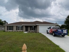 Building Photo - 14843 SW 48th Ave