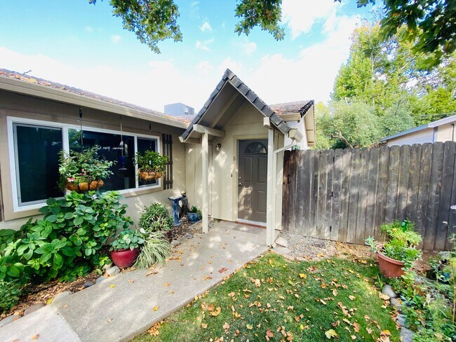 Foto del edificio - 6221 Casita Ave