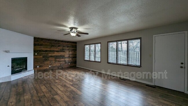 Foto del edificio - 2915 Inwood Dr