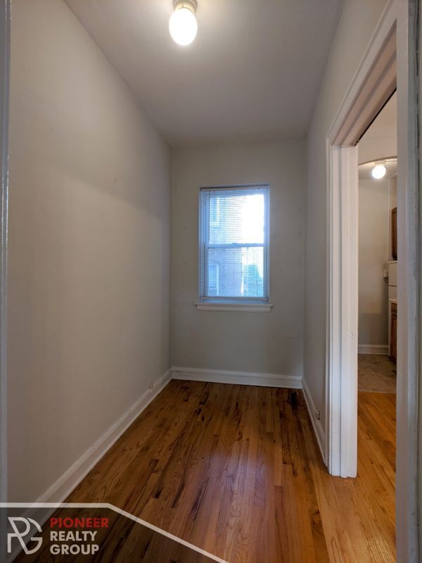 Foto del edificio - 2827 N Burling St