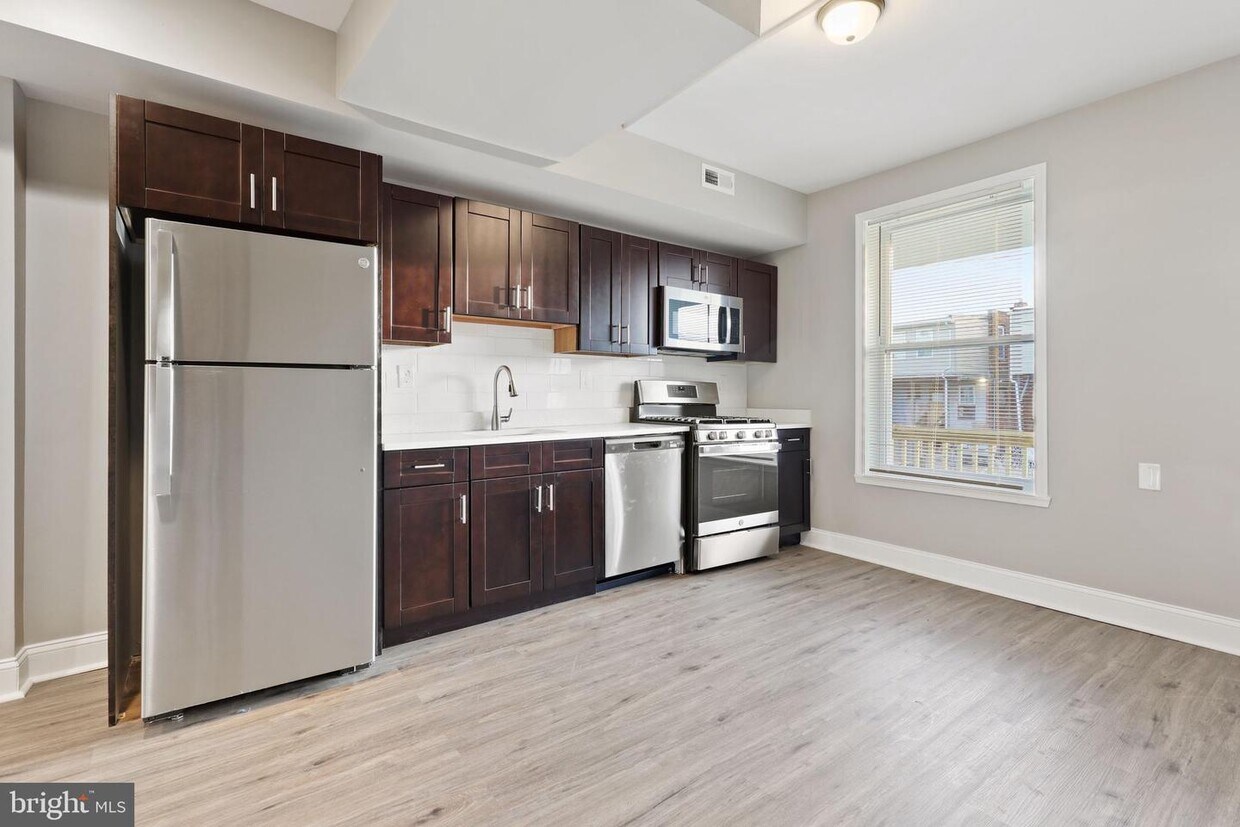 Foto principal - 5242 Linden Heights Ave