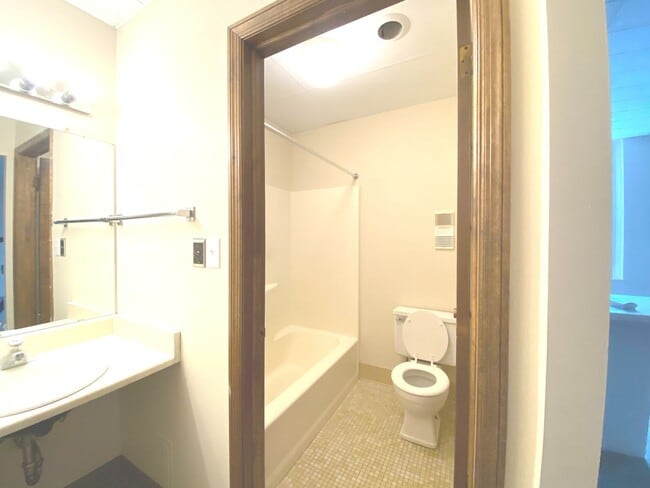 Interior Photo - 1233 Marshall / 1222-36 Cass