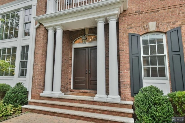 Building Photo - 124 Cortland Dr