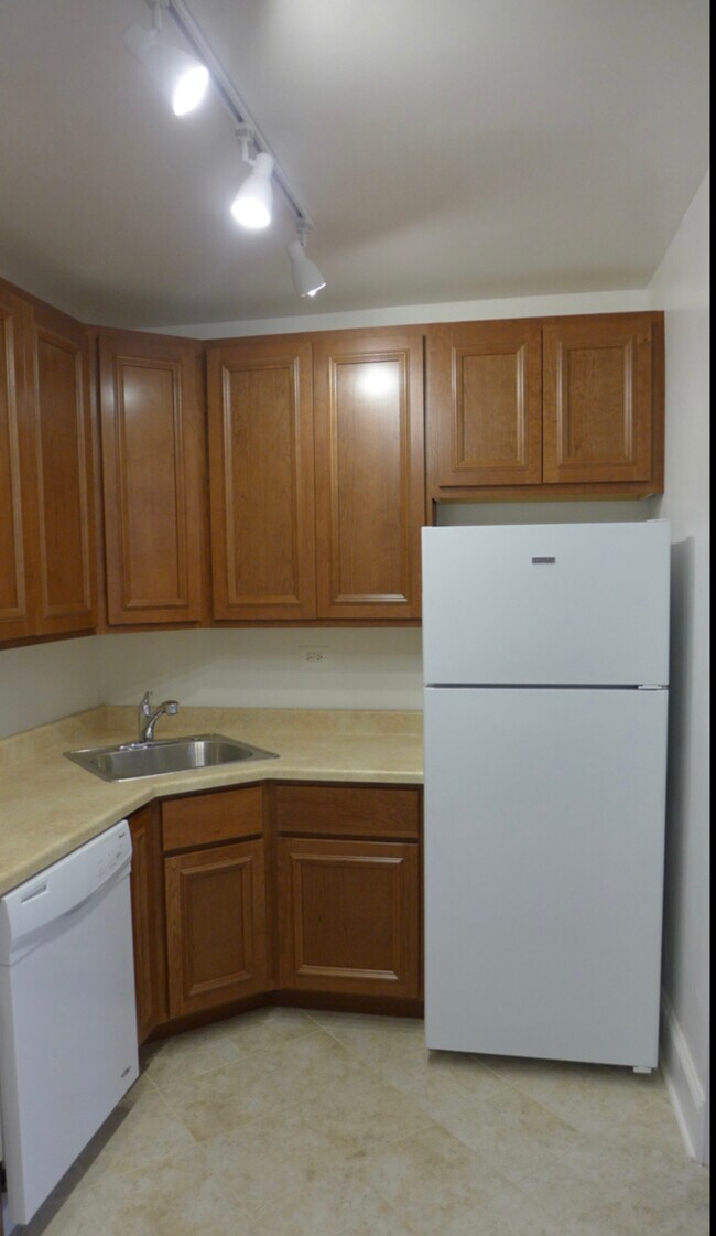 Foto del edificio - 4804 N Linder Ave