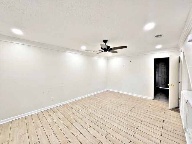 Building Photo - (AVI-1) 1608 O'rorke Ln