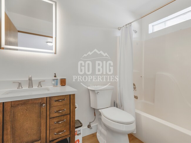 Foto del edificio - Fully Renovated Condo