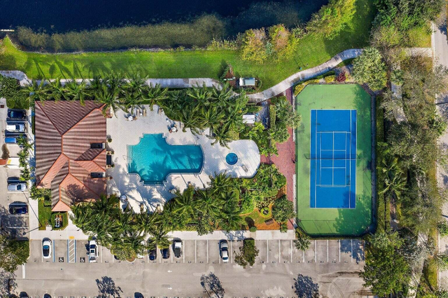 Foto del edificio - 4903 Midtown Ln