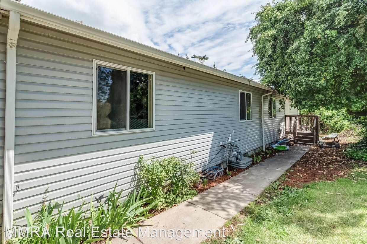 Primary Photo - 562 H St