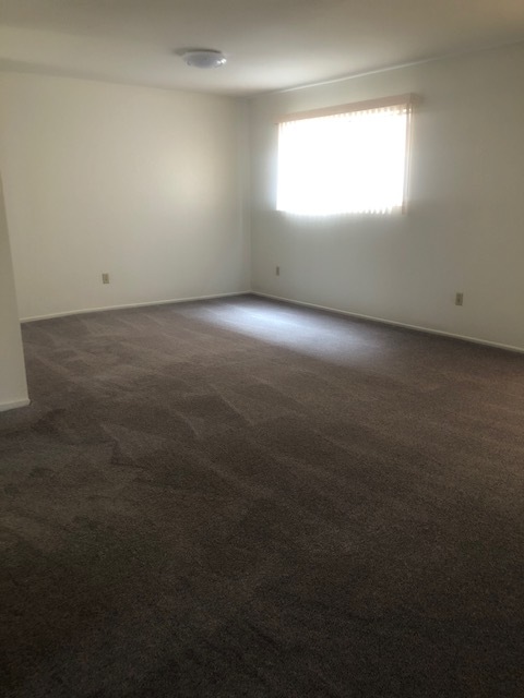Building Photo - 327 S Madison Way