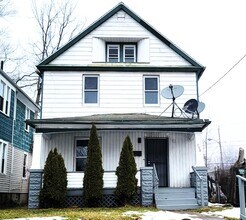 Building Photo - 798 Stadelman Ave