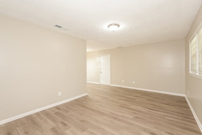 Building Photo - 2959 Tiller Trail SW
