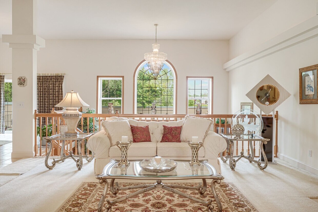 Foto principal - NEW LISTING-3 bedroom, 3 bathroom condo FO...