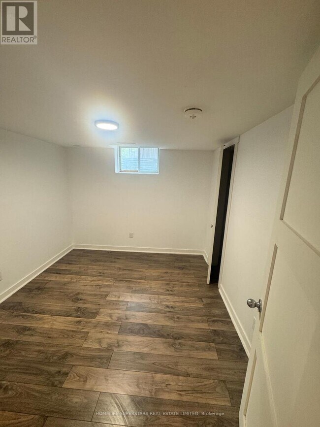 Building Photo - 11 Kelsey Crescent