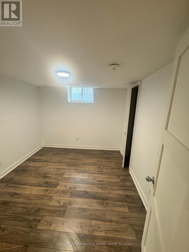 Photo du bâtiment - 11 Kelsey Crescent