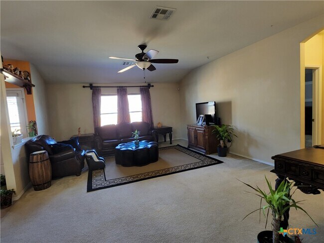 Foto del edificio - 2602 Red Fern Dr