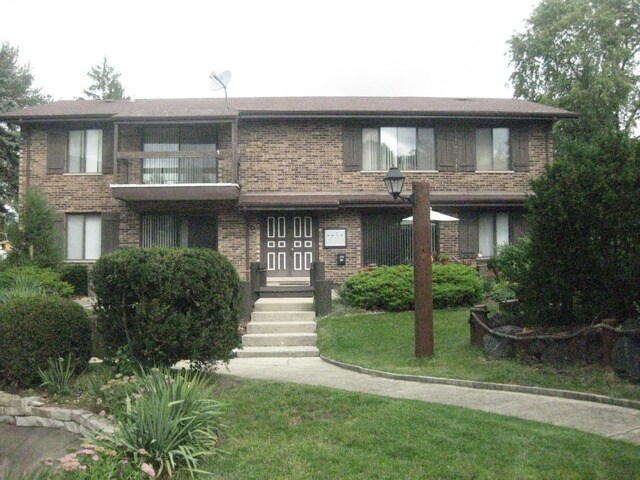 Foto principal - 626 S Cass Ave