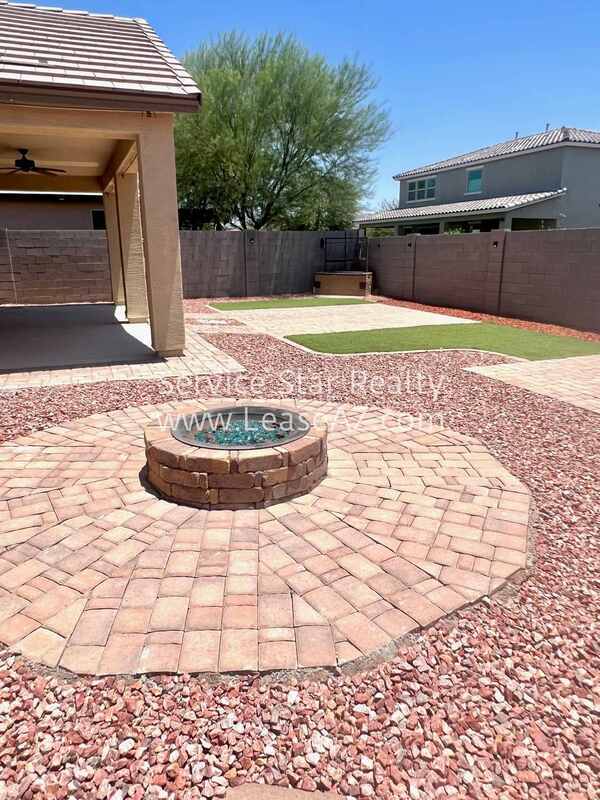 Building Photo - 4111 W Desert Ln