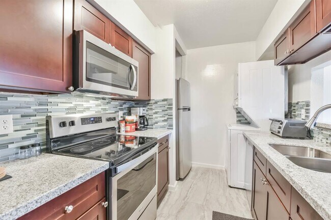 Foto del edificio - 1811 Stoney Brook Dr
