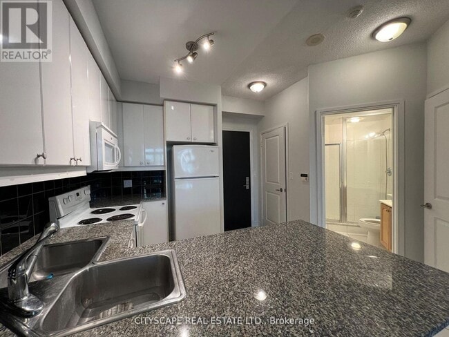 Building Photo - 80 Absolute Ave