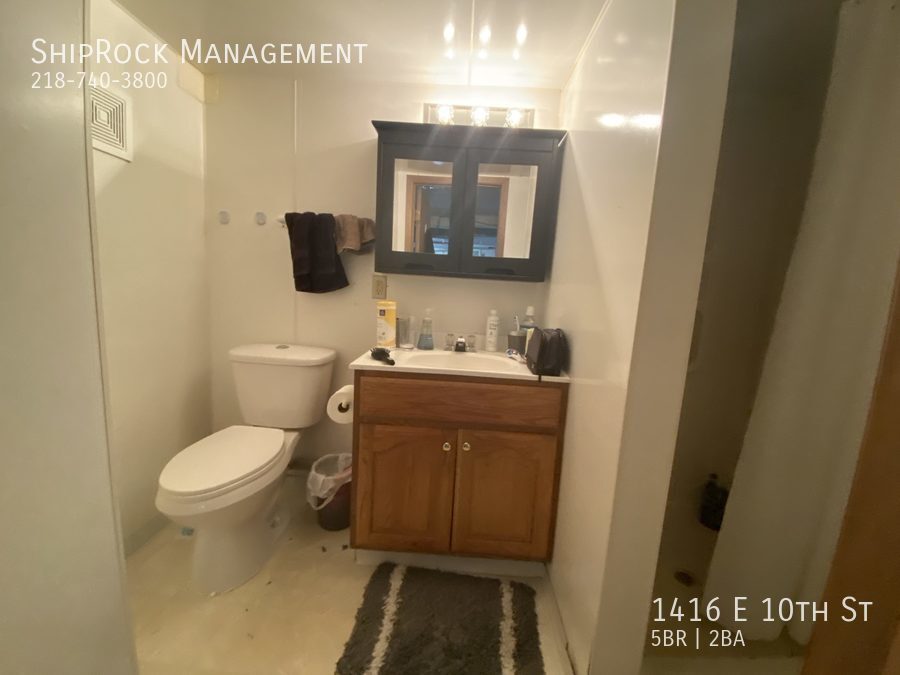 Primary Photo - 1416 E 10th St