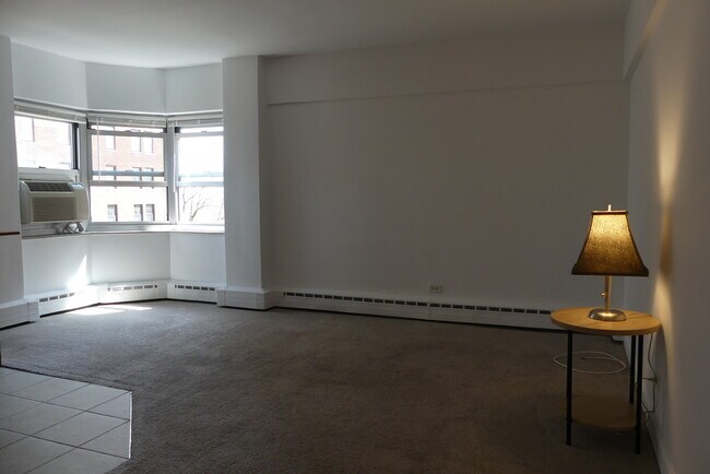 Foto del edificio - 4970 N Marine Dr