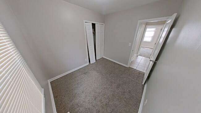 Foto del edificio - "4-Bedroom Home on Maple Street – Cozy Living Awaits in Roseville!"