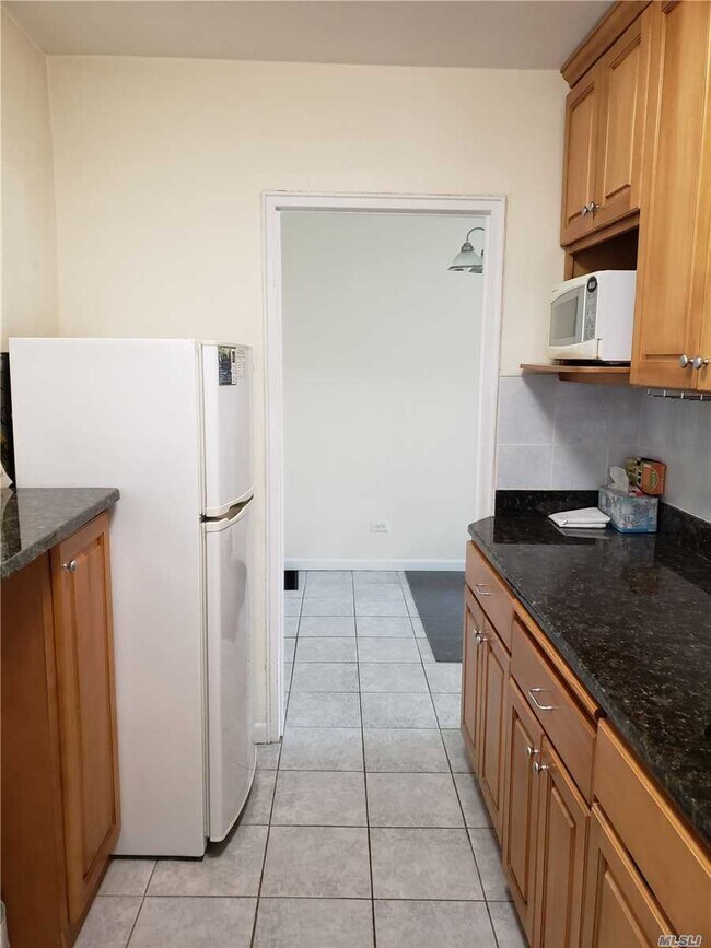 Foto del edificio - 211-5 75th Ave