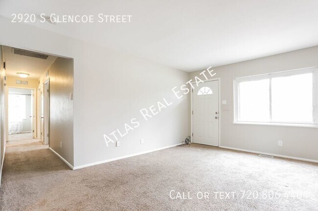 Building Photo - Beautifully updated University Hills Home