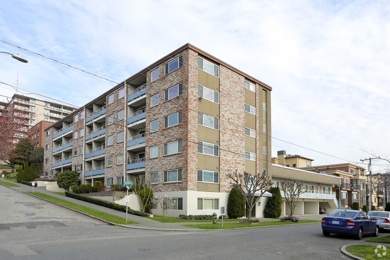 Primary Photo - Aloha House Apartments