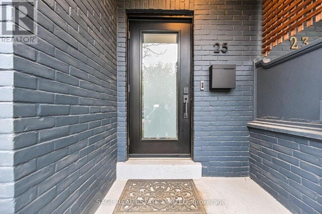 Building Photo - 25 Palmerston Ave