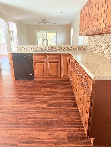 Building Photo - Beautiful Family Home in Nice Area!