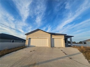 Building Photo - 8059 Sherwood Cir