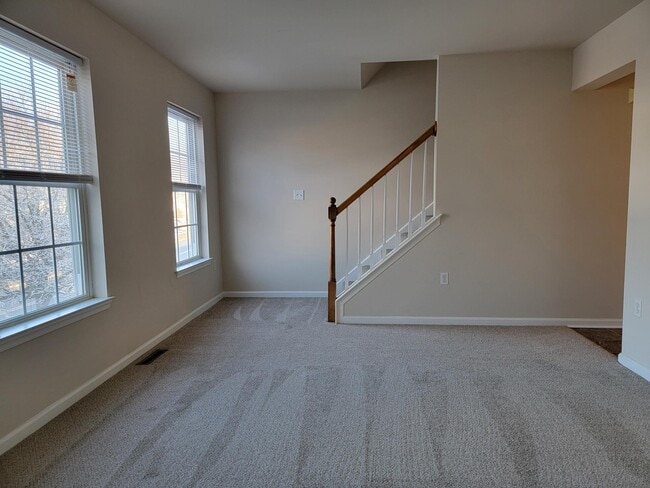 Building Photo - 673 Rockwood Dr