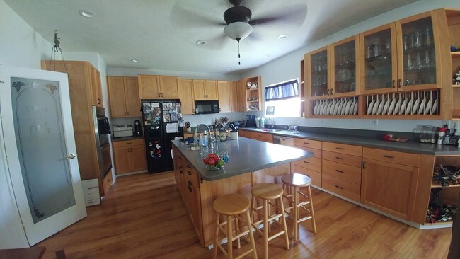 Foto del edificio - 7132 N Jordan Ave