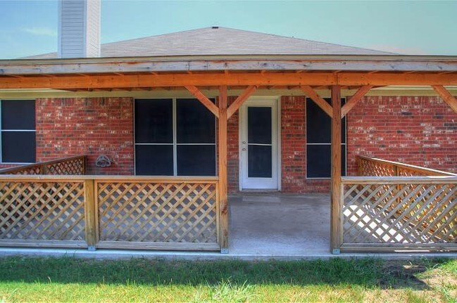 Building Photo - 619 Manchester Dr