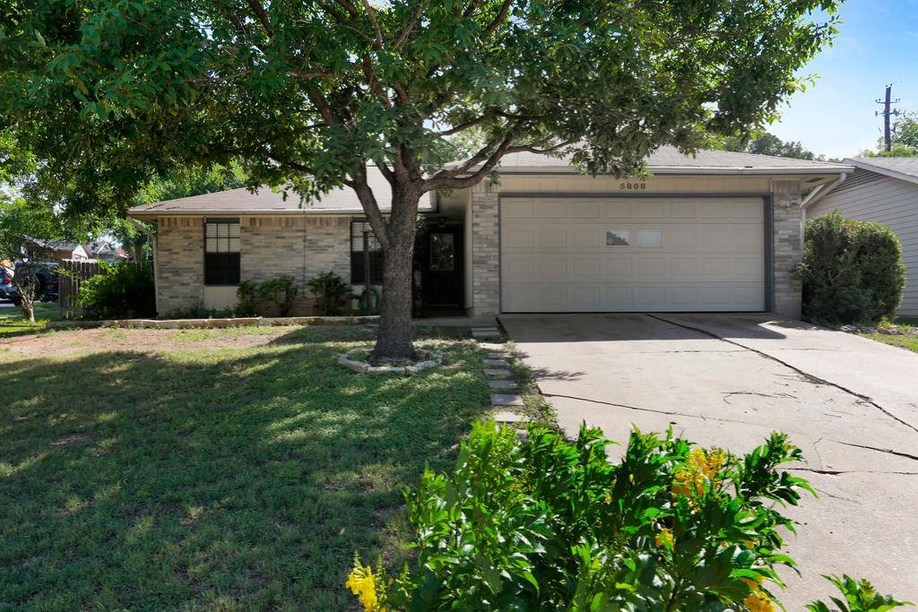 Foto principal - 5808 Spring Meadow Rd