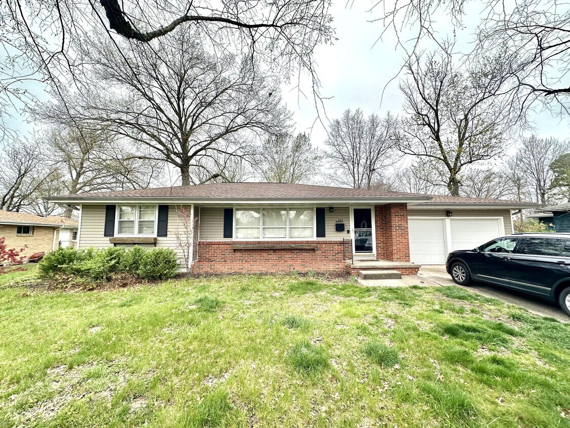 Primary Photo - 101 Thistledown Dr