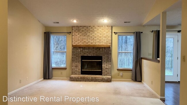 Building Photo - 3 br, 2 bath House - 305 Bluegrass Dr