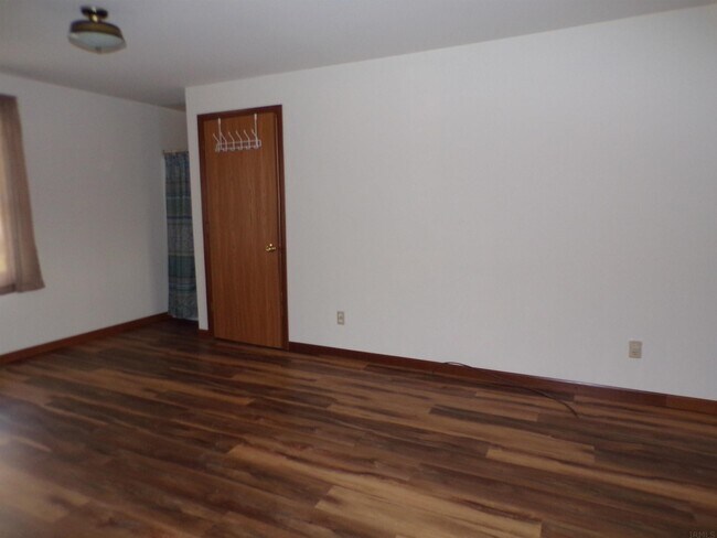 Foto del edificio - 7623 S 750 E-90