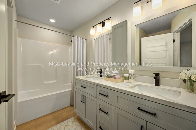 Foto del edificio - 245 Pawpaw Rd